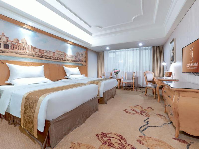 Vienna International Hotel Guigang Hecheng Road Exterior foto